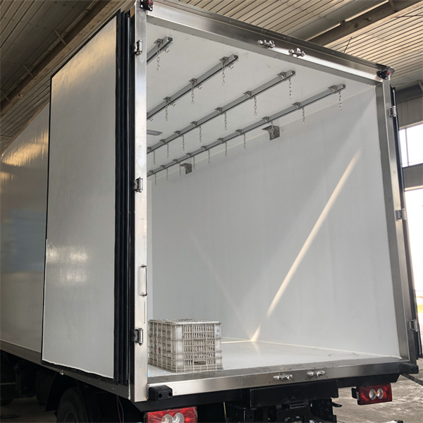 <h3>Refrigerated Transport Courier - Fresh Logistics</h3>
